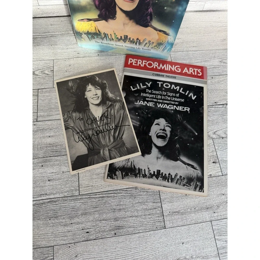 Lily Tomlin Jane Wagner SIGNED Search For Signs of Intelligent Life‎ in Universe